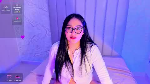 LYA DUBOIS  online show from July 14, 2026, 8:14 pm
