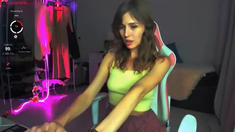 Snapshot of lyalyaextravaganza chatting on October 5, 2025, 5:33 pm lya online show from October 5, 2025, 5:33 pm