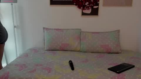  Lycoris  online show from December 22, 2025, 9:34 pm