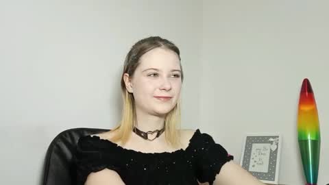 Snapshot of lydiasunny chatting on September 25, 2025, 6:33 pm Lydia online show from September 25, 2025, 6:33 pm