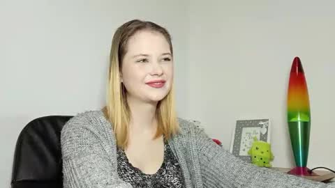 Snapshot of lydiasunny chatting on October 7, 2025, 6:49 pm Lydia online show from October 7, 2025, 6:49 pm