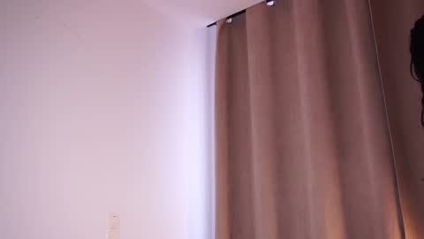 Lyhana Lee online show from March 6, 2026, 2:46 pm