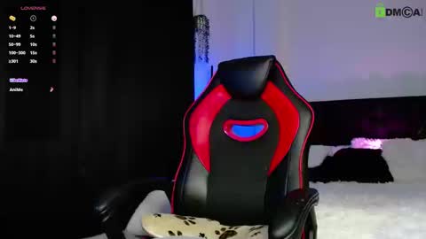 Lyle Bennett Freelance Model online show from September 11, 2025, 12:49 pm