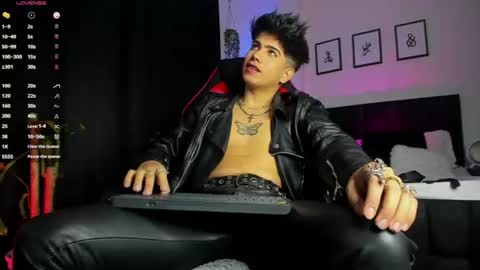 Lyle Bennett Freelance Model online show from July 12, 2026, 2:41 pm