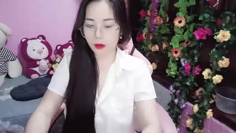 lyly_sweet97 online show from January 12, 2025, 1:00 am