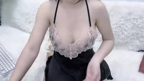 lyly_sweet97 online show from April 14, 2026, 8:31 am