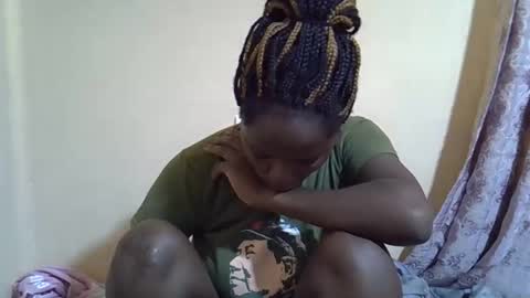 lyn_anna online show from November 17, 2025, 11:49 am