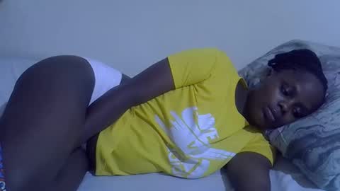 lyn_anna online show from March 13, 2026, 3:07 pm