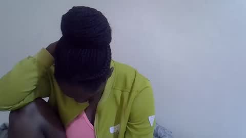 lyn_anna online show from April 29, 2026, 6:39 am