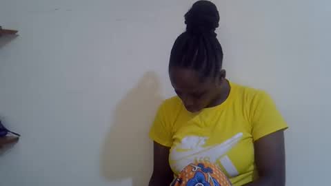 lyn_anna online show from May 15, 2026, 9:16 am