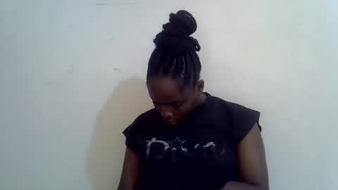 lyn_anna online show from May 20, 2026, 12:00 pm
