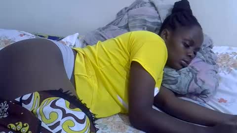 lyn_anna online show from May 24, 2026, 2:11 pm