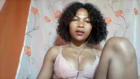 Snapshot of lyndah19 chatting on November 25, 2025, 8:42 pm lyndah19 online show from November 25, 2025, 8:42 pm