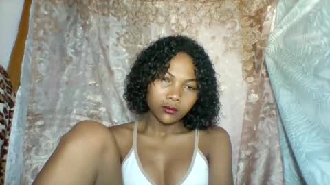 Snapshot of lyndah19 chatting on November 27, 2025, 11:23 am lyndah19 online show from November 27, 2025, 11:23 am