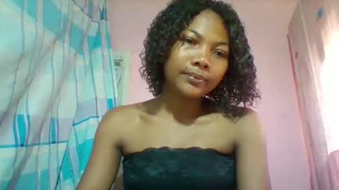 lyndah19 online show from December 21, 2025, 8:32 am