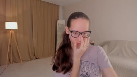 Sara online show from October 24, 2025, 4:25 pm