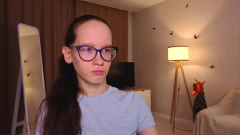 Sara online show from November 23, 2025, 4:07 pm