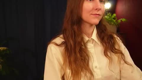 Lynn online show from October 21, 2025, 10:05 am