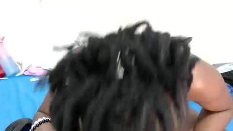 lyenne online show from October 17, 2025, 3:14 pm