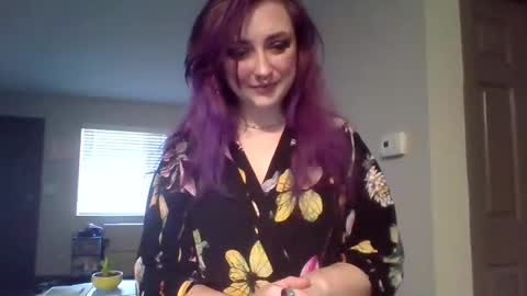 Lynn  online show from February 15, 2026, 9:44 pm