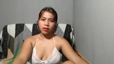 Snapshot of lynskaye2005 chatting on June 22, 2026, 8:50 pm Lyn online show from June 22, 2026, 8:50 pm