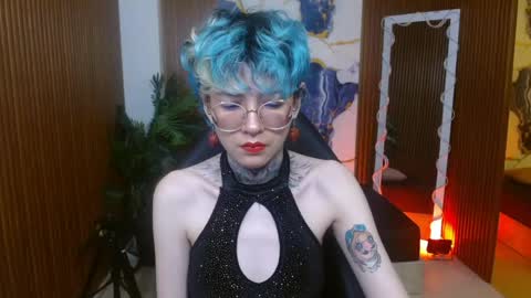 lyra_tay online show from May 10, 2026, 11:37 am