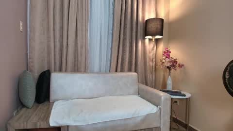 Lyravendrell online show from February 13, 2026, 11:50 am