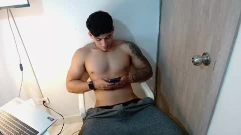 Snapshot of m1chaelx_ chatting on May 7, 2026, 3:01 am MICHAEL online show from May 7, 2026, 3:01 am
