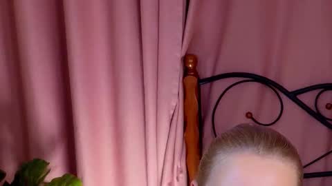 Misty online show from October 16, 2025, 4:57 am