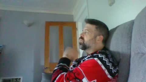 Snapshot of m5572 chatting on October 12, 2025, 4:28 pm Mathew online show from October 12, 2025, 4:28 pm