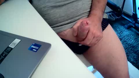 m_daan1969 online show from September 8, 2025, 2:27 pm