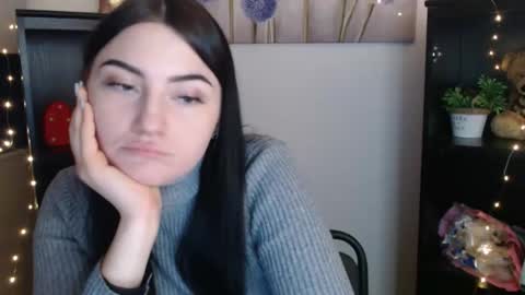 m_i_k_i_ online show from January 19, 2026, 2:21 pm