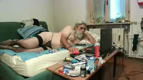 Snapshot of maax1970to chatting on October 5, 2025, 9:29 am maax1970 online show from October 5, 2025, 9:29 am