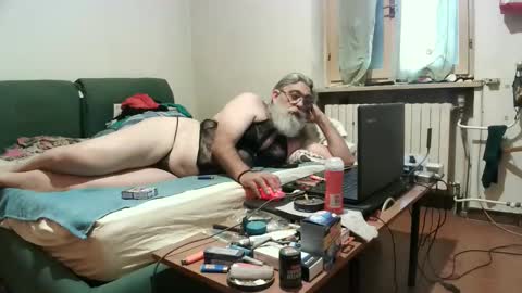 Snapshot of maax1970to chatting on October 12, 2025, 12:04 pm maax1970 online show from October 12, 2025, 12:04 pm