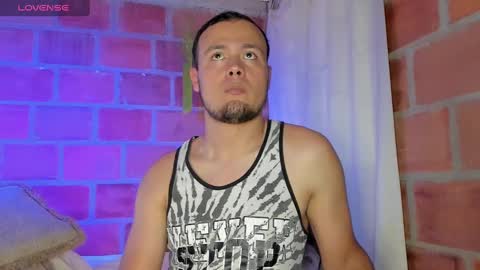 Snapshot of maax_taylor01 chatting on February 3, 2025, 6:39 pm online show from February 3, 2025, 6:39 pm