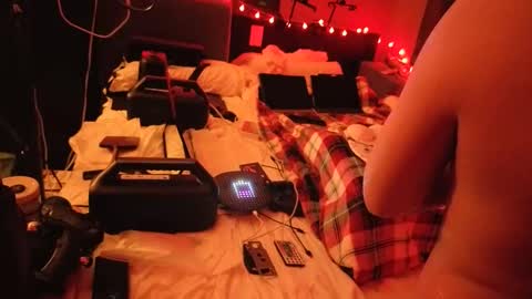 mac1119 online show from April 12, 2026, 3:33 am