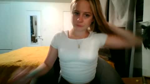 maceyloves online show from August 7, 2026, 2:13 am