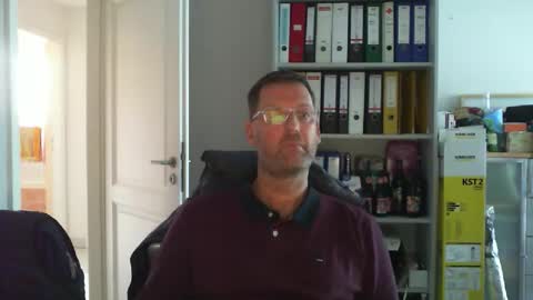 macfly67 online show from December 18, 2025, 2:12 pm