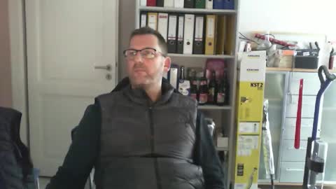 macfly67 online show from January 12, 2026, 12:43 pm