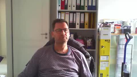 Snapshot of macfly67 chatting on March 30, 2026, 2:18 pm macfly67 online show from March 30, 2026, 2:18 pm
