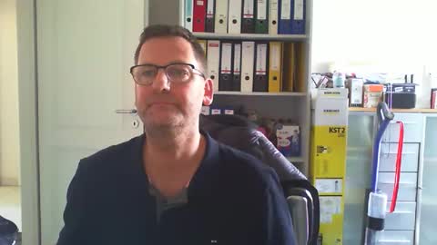 Snapshot of macfly67 chatting on April 17, 2026, 1:36 pm macfly67 online show from April 17, 2026, 1:36 pm