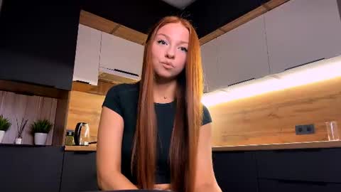 Snapshot of machelleunderdahl chatting on July 9, 2026, 10:36 pm Nicole online show from July 9, 2026, 10:36 pm