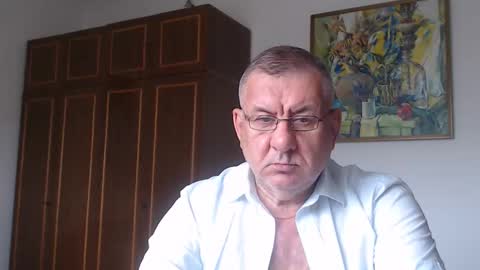 Macho online show from September 12, 2025, 12:27 pm