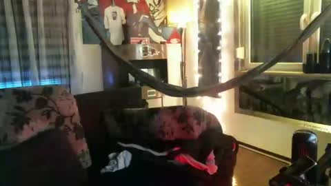 Snapshot of mad_dem0n chatting on January 1, 2025, 1:26 am Manuel online show from January 1, 2025, 1:26 am