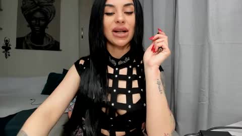 Snapshot of madam_jesse chatting on February 16, 2025, 8:00 pm Madam jesse online show from February 16, 2025, 8:00 pm