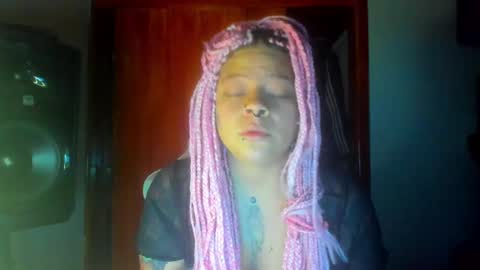 Snapshot of madam_sativa chatting on September 18, 2025, 11:18 pm di online show from September 18, 2025, 11:18 pm