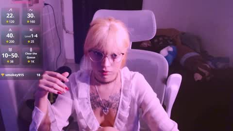 Snapshot of madcatberry chatting on February 7, 2025, 3:55 am alex online show from February 7, 2025, 3:55 am