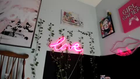 Snapshot of maddi_avalon chatting on February 13, 2025, 7:03 am Maddi Avalon online show from February 13, 2025, 7:03 am