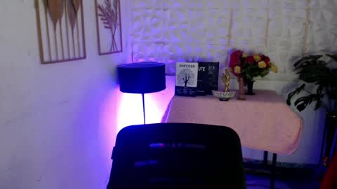 Snapshot of maddie_24xx chatting on June 18, 2026, 9:14 am maddie_24xx online show from June 18, 2026, 9:14 am