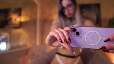 Snapshot of maddiebryggs chatting on February 28, 2026, 9:54 am Maddie online show from February 28, 2026, 9:54 am